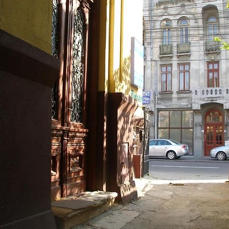 Kretan Hostel Bucharest Exterior photo