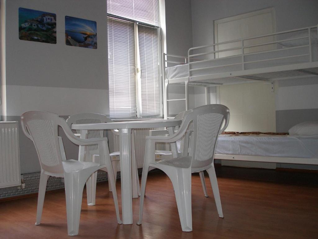 Kretan Hostel Bucharest Room photo